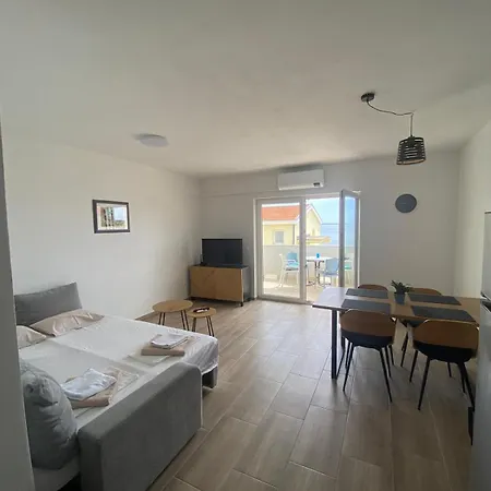 Matosevic, Pag-kosljun 公寓 *