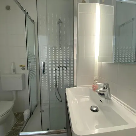 Matosevic-pag Apartment